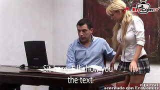 испанская милф с большими сиськами трахается на работе