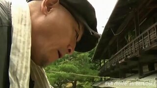 Вялікая задніца зводнай сястры была выяўленая зводным братам