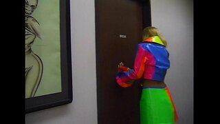 Metro - kəs səsini et mənə, səhnə 1