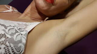 Lamer y oler mi axila